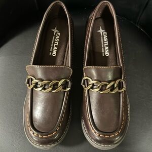 Eastland women’s Brown Nora Loafer with Chain